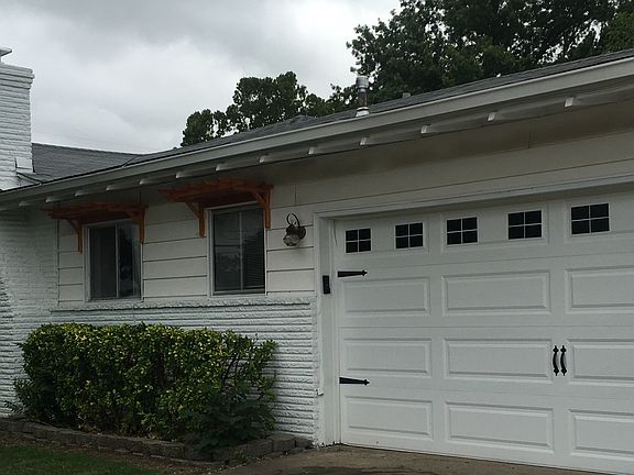 Exterior Garage view