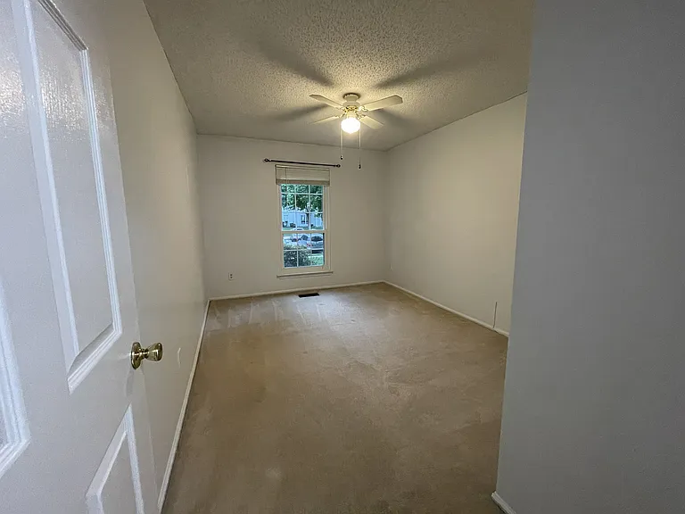 1138 Sycamore Ln — Photo 14