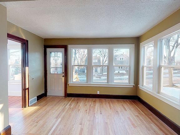 5th image of 1055 Blair Ave