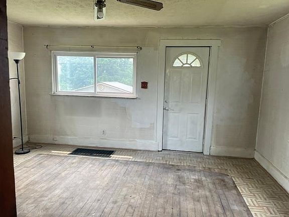3rd image of 18 Main St
