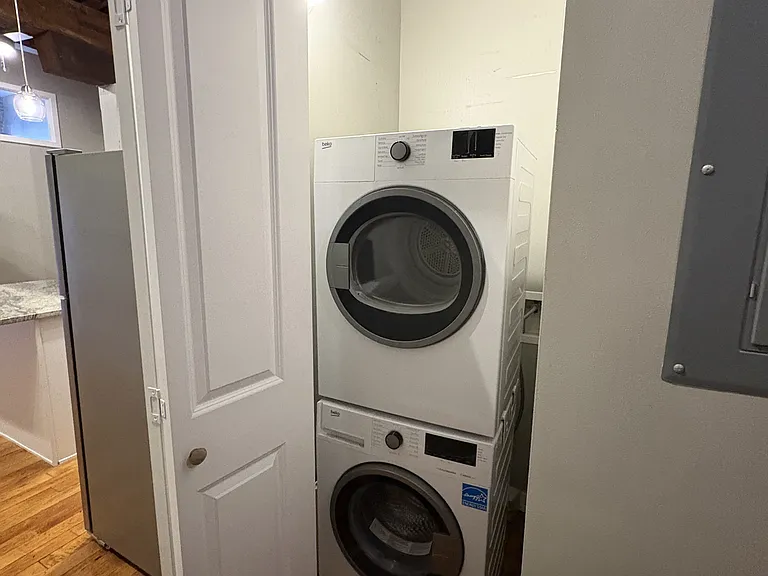 116 N 5th St #205 — Photo 9