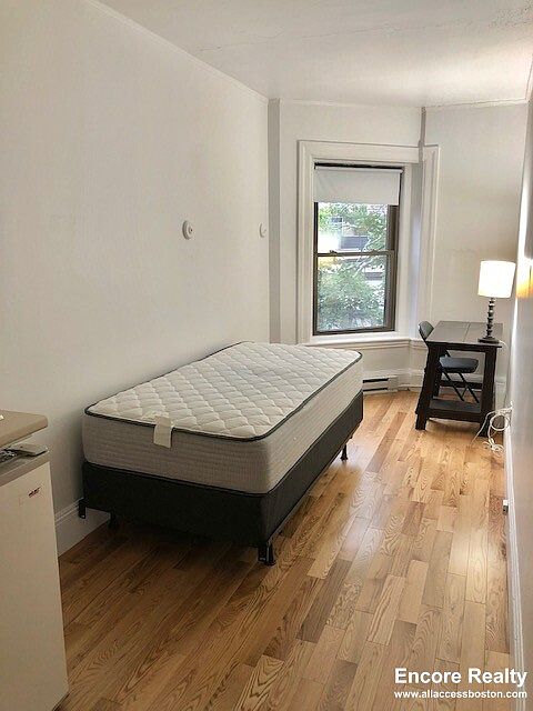1st image of 1061 Beacon St #14RR