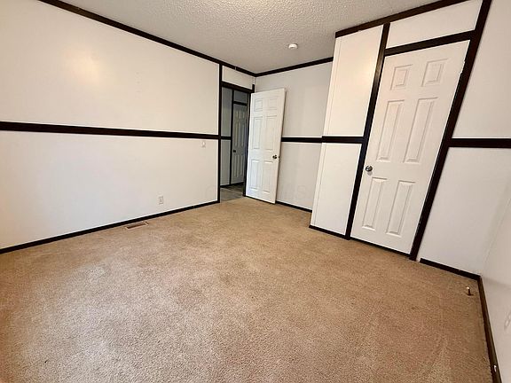 5th image of 8 Allen Ave