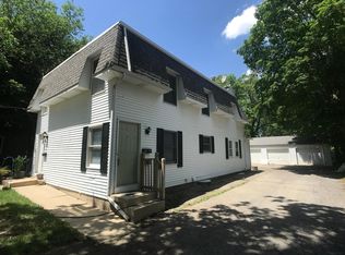 525 McKee St APT B, Batavia, IL
