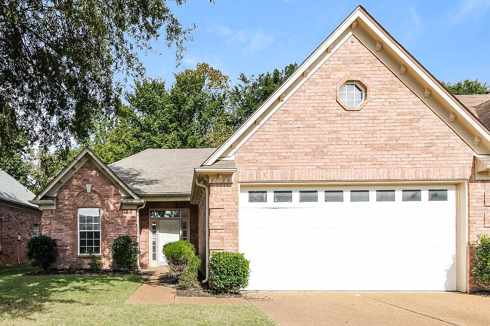 3 bed, 2.0 bath, 1376 sqft, $1,730 — Photo 1