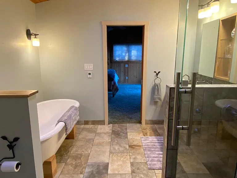 2444 Rogue River Hwy — Photo 19