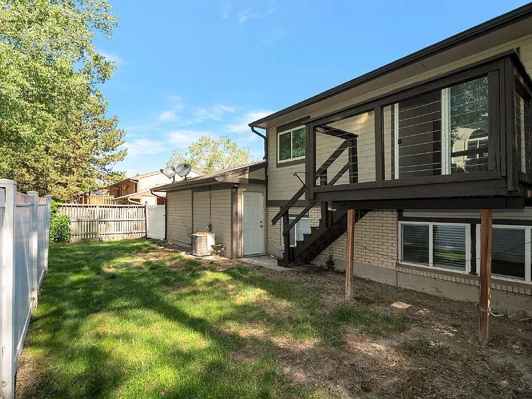 1356 E Merritt Cir — Photo 25