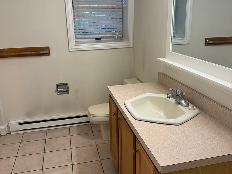 90 Main St #3 — Photo 11