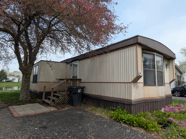 351 N Squirrel Rd, Auburn Hills, MI