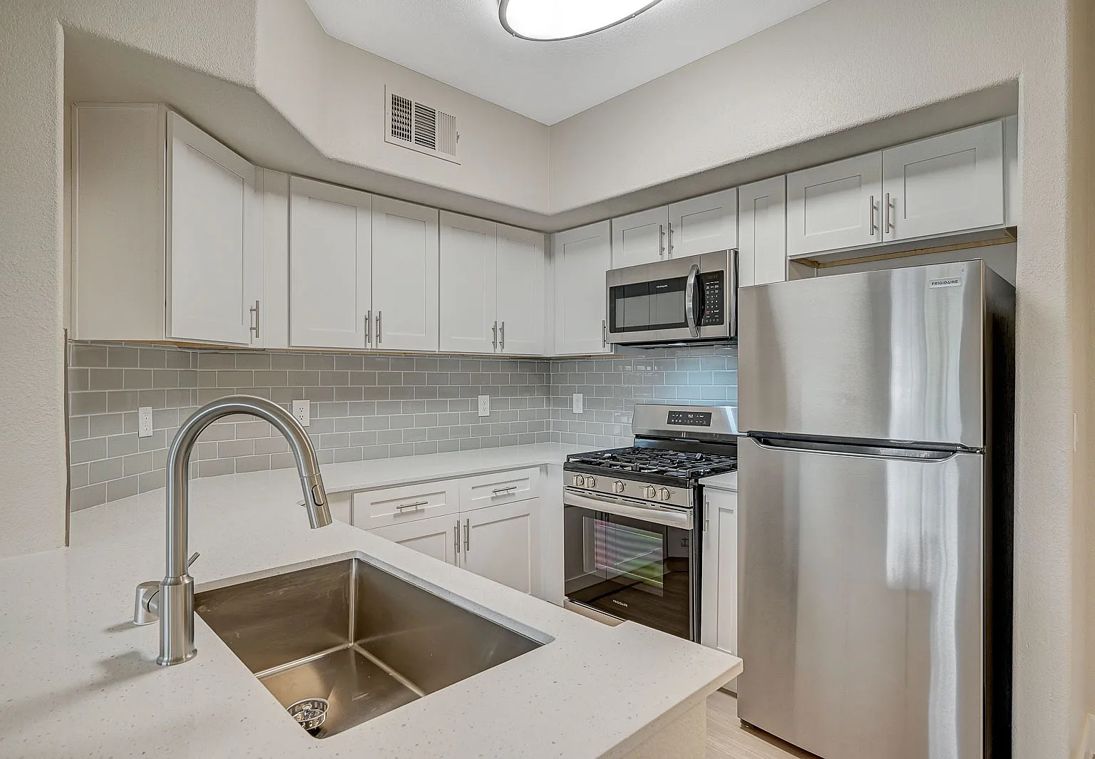 Artisan Apartments — Photo 1