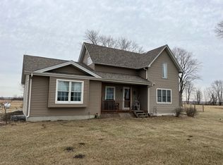 2334 E 3300 North Rd, Saint Anne, IL 60964