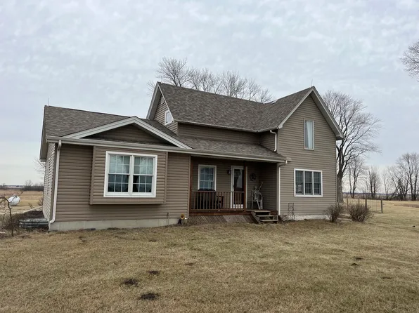 2334 E 3300 North Rd, Saint Anne, IL 60964
