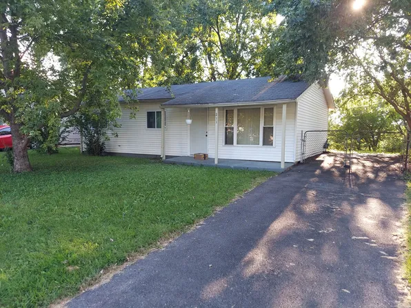 211 Malibu Dr, Bolingbrook, IL 60440