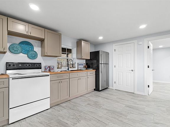 4th image of 257 W Club Oak Ln