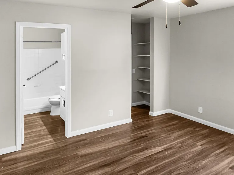 Laurel Heights Apartments — Photo 55