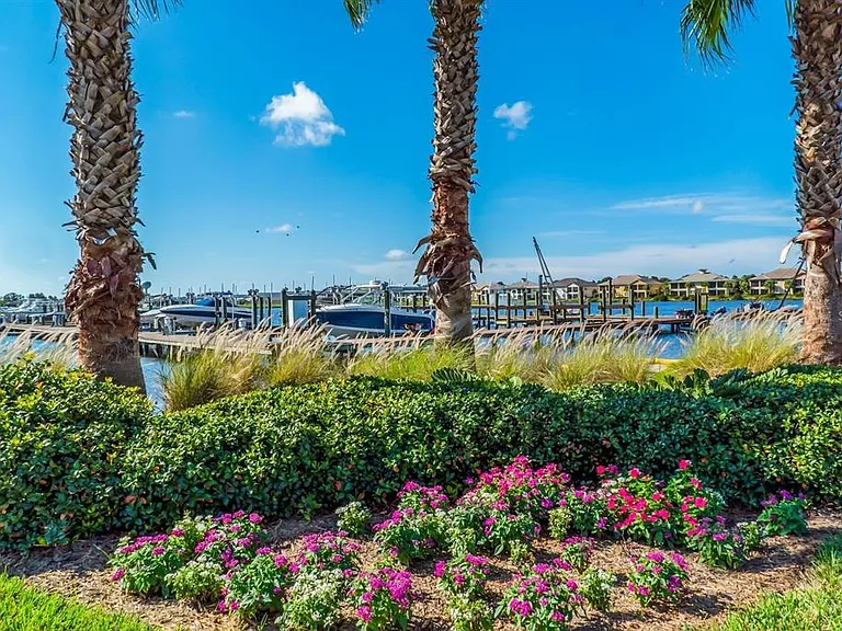 917 Tidewater Shores Loop — Photo 41