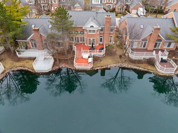 2525 S Monticello Pl, Westchester, IL 60154