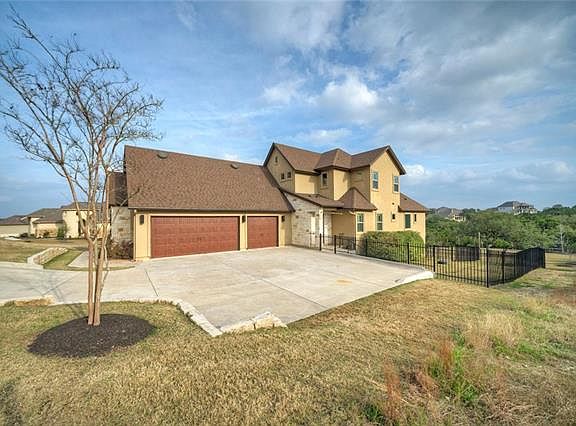 5th image of 998 Bluff Woods Dr