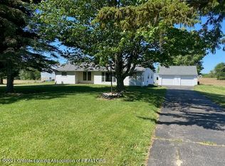 304 S Canal Rd, Eaton Rapids, MI 48827