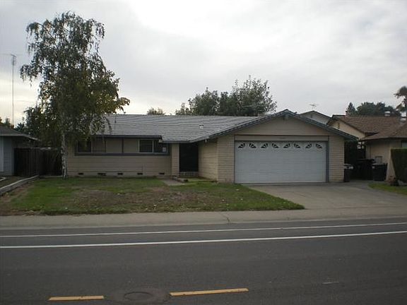 2nd image of 3067 Rosemont Dr