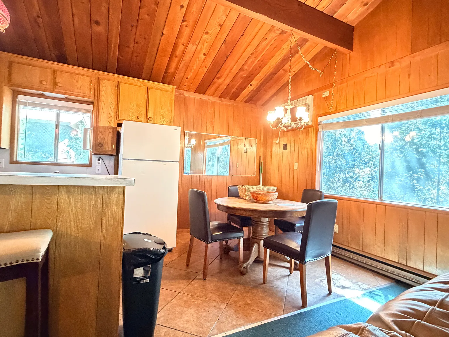 4 bed, 1250 sqft, $2,600 — Photo 4