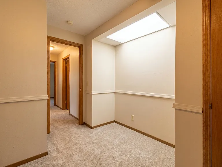 1826 S Grange Ave — Photo 11