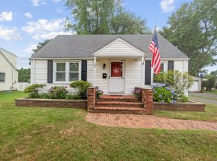 13 Grove Rd, Cromwell, CT 06416