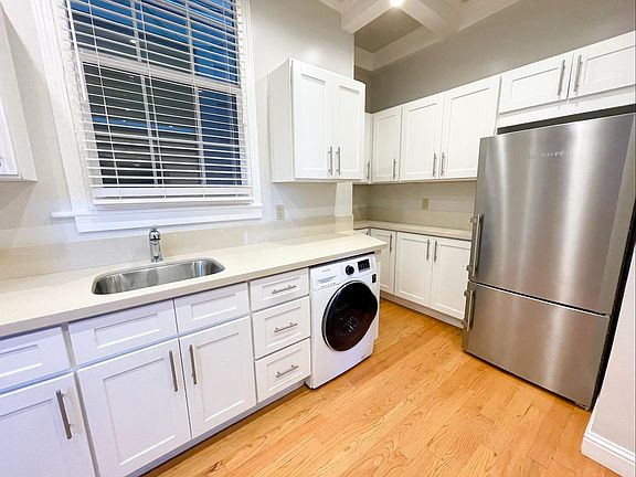 5th image of 1635 Haight St
