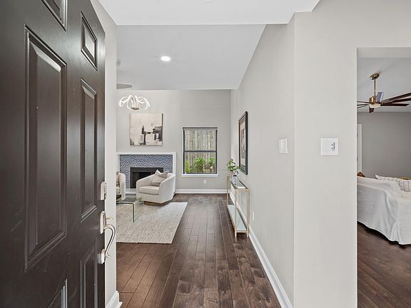 3rd image of 4219 W Alabama St