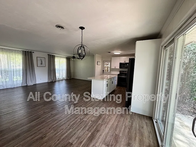 353 SE Olustee Ave — Photo 6