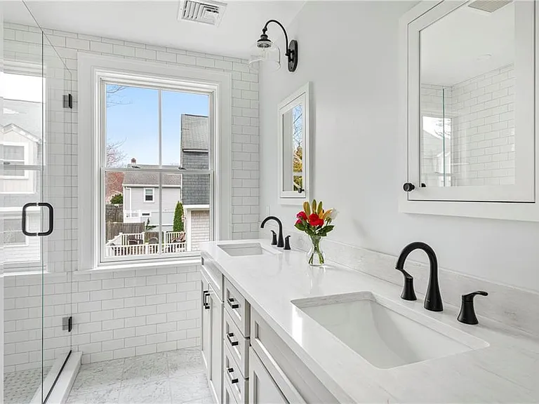118 Newport Ave — Photo 39