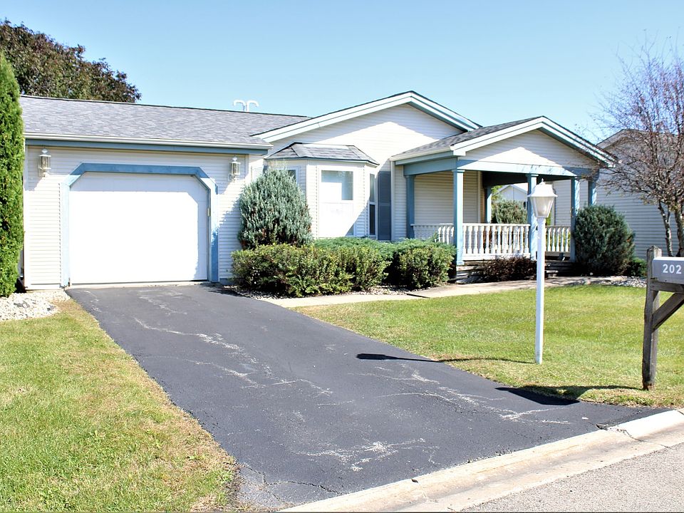 1st image of 202 Canterbury Way
