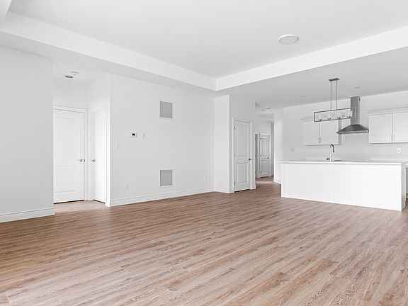 3rd image of 122 Callams Bay Cres