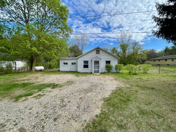 6758 Cline Rd, Fruitport, MI 49415