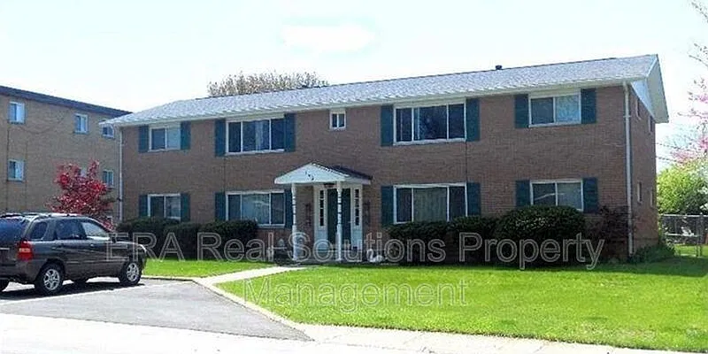 2 bed, 1.0 bath, $890 — Photo 1