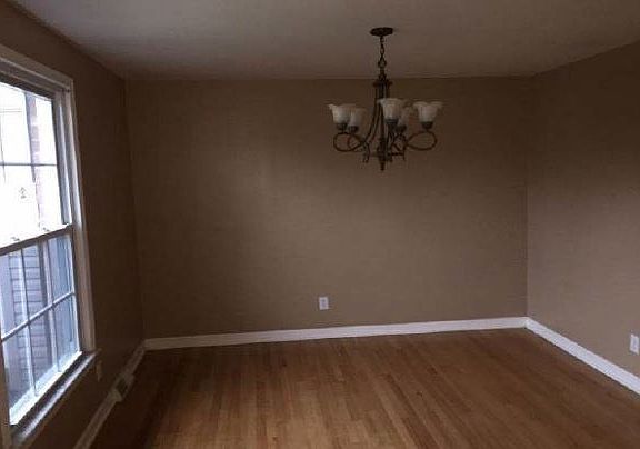 3rd image of 507 Courtland Pl