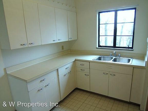 4th image of 1963 W Broad St APT 18