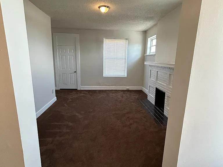 1398 Clara Ave — Photo 2