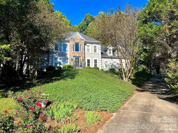 861 Kings Crossing Dr NW, Concord, NC 28027