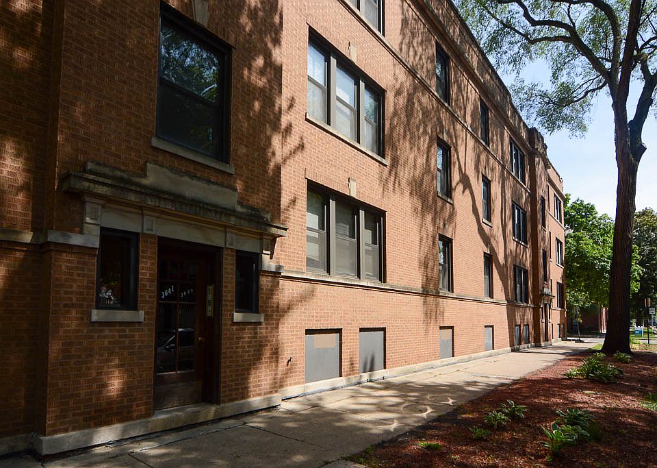 1st image of 3641 N Wolcott Ave #2