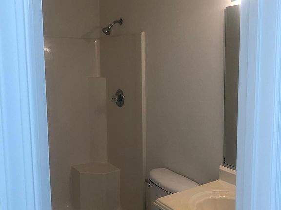 2nd image of 1507 Creek Ct