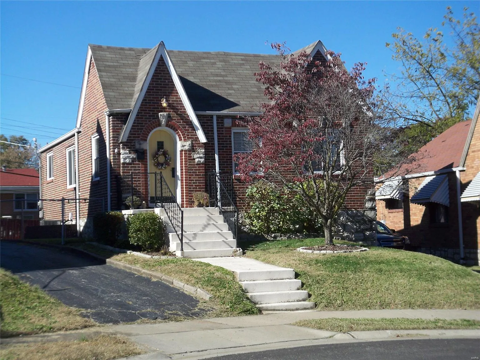 525 Winston Dr photo 1