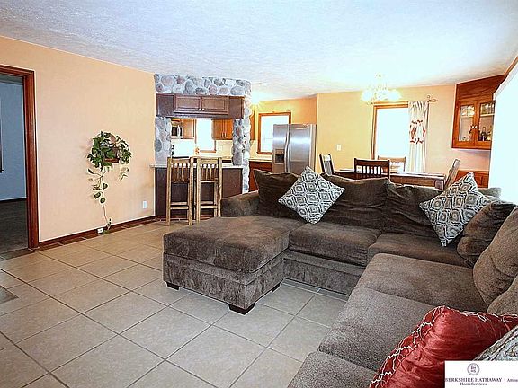 4th image of 4987 S 42nd St
