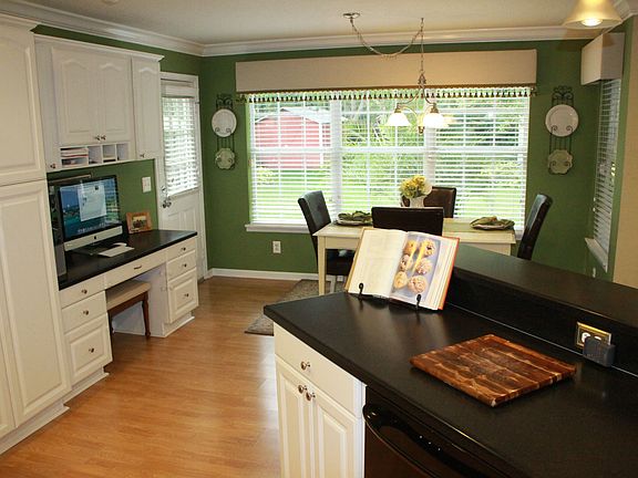 Kitchen/Breakfast nook