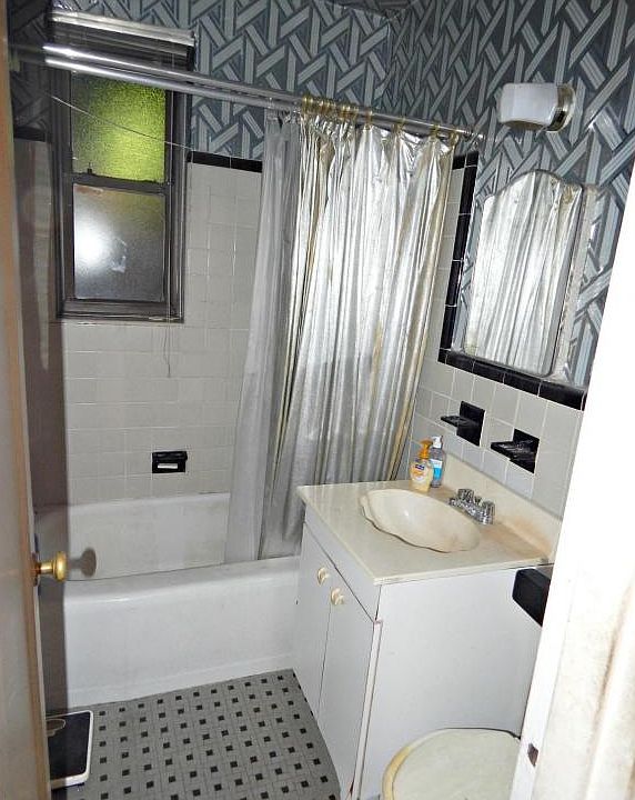 2nd image of 2620 East 13th St #1-c