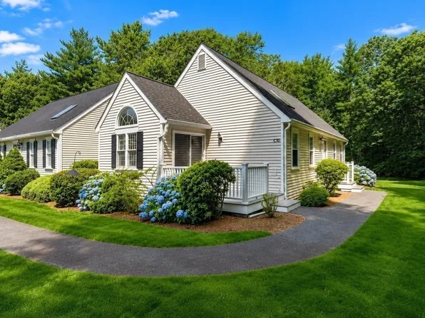 547 Washington St APT C10, Pembroke, MA 02359