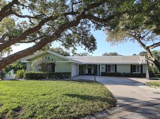 8 Westwood Ln, Belleair, FL 33756