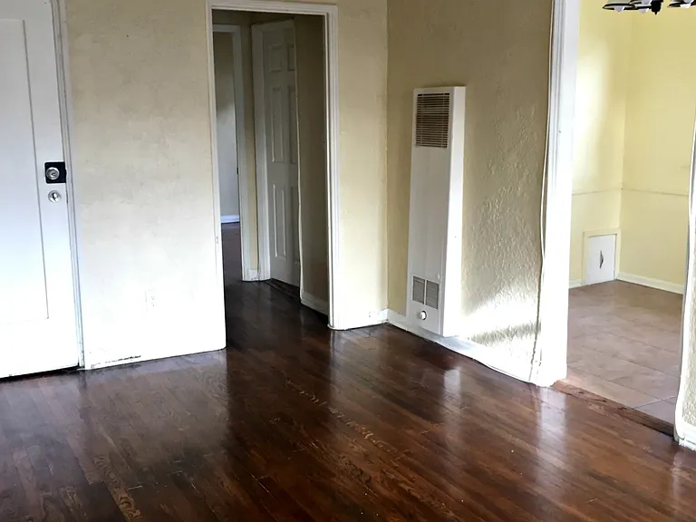 1269 S Citrus Ave #8 — Photo 2