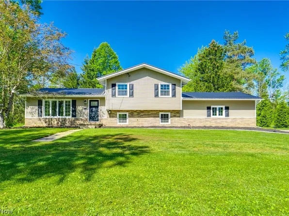 2100 N Revere Rd, Akron, OH 44333