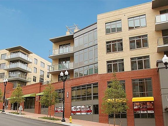 3rd image of 2001 Clarendon Blvd APT 421